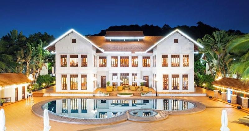 Nội thất tiện nghi và sang trọng của phòng khách sạn tại Tuần Châu Resort Hạ Long
